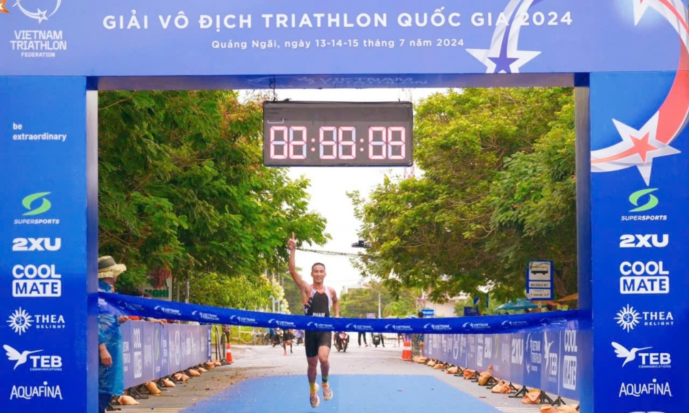 Pham Tien San wins gold medal at 2024 National Triathlon Championship